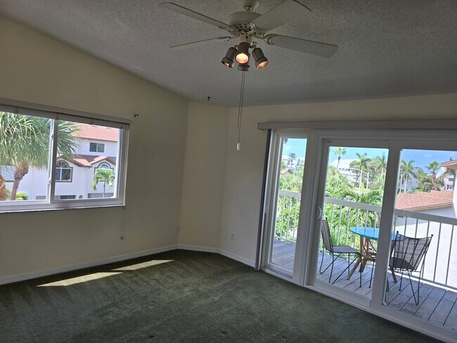 Building Photo - 346 Madeira Cir