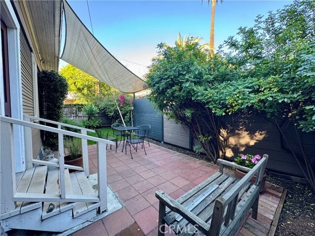 Building Photo - 533 E Villa St