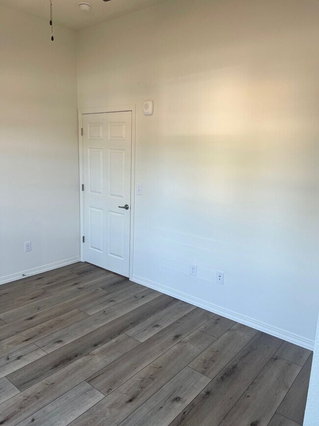 Building Photo - Evergreen Multiplex