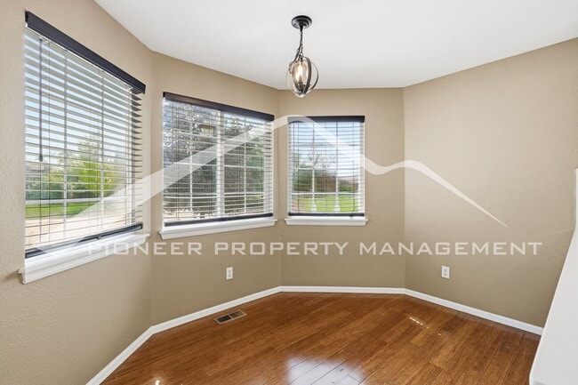 Building Photo - Spacious Home with Central AC and Fenced Yard