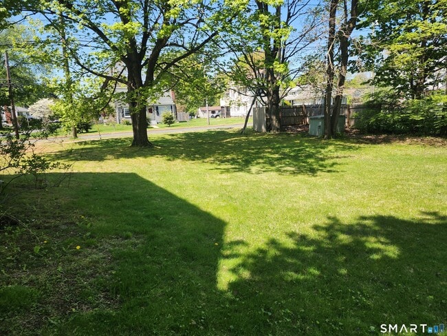 Building Photo - 2 Pleasant St