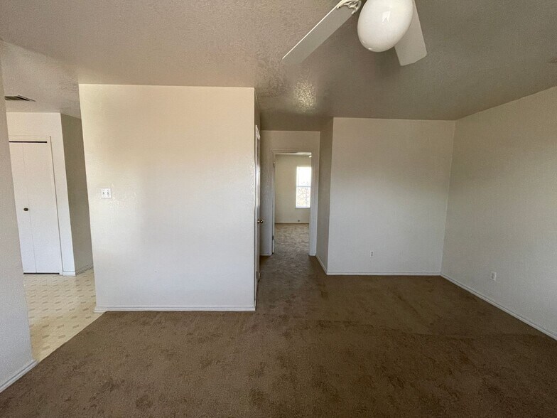 Building Photo - 1801 Cedarhill Dr