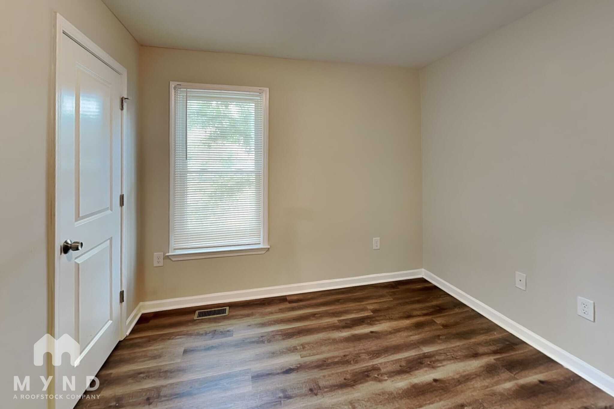 Building Photo - 2434 Bellview Ave NW