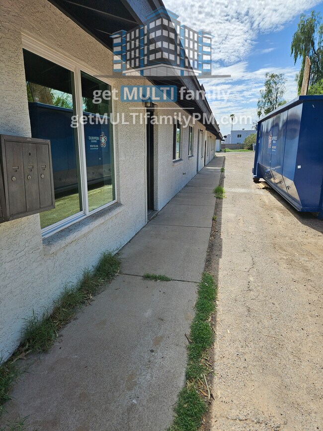 Building Photo - 2535 W Missouri Ave
