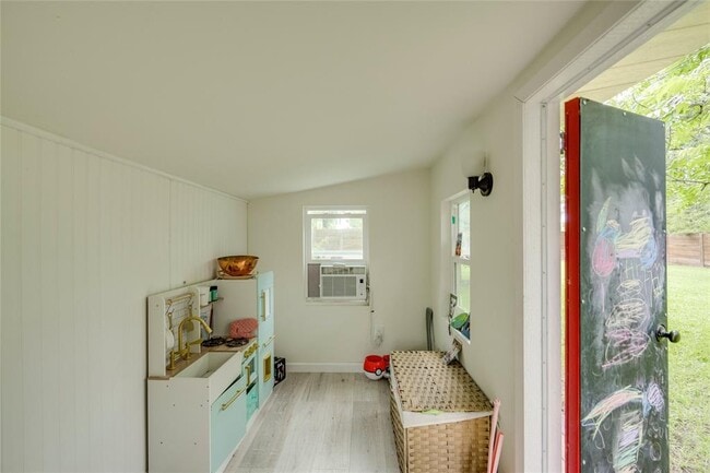 Building Photo - 406 Arbor Ln