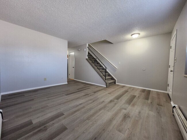 Building Photo - 49 Chestnut Dr