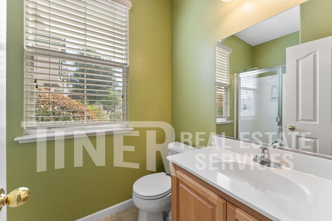 Building Photo - 35 Sabre Ct