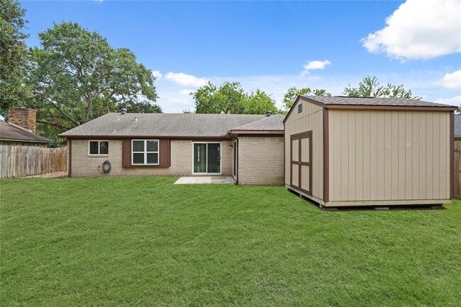 Building Photo - 22526 Market Square Ln