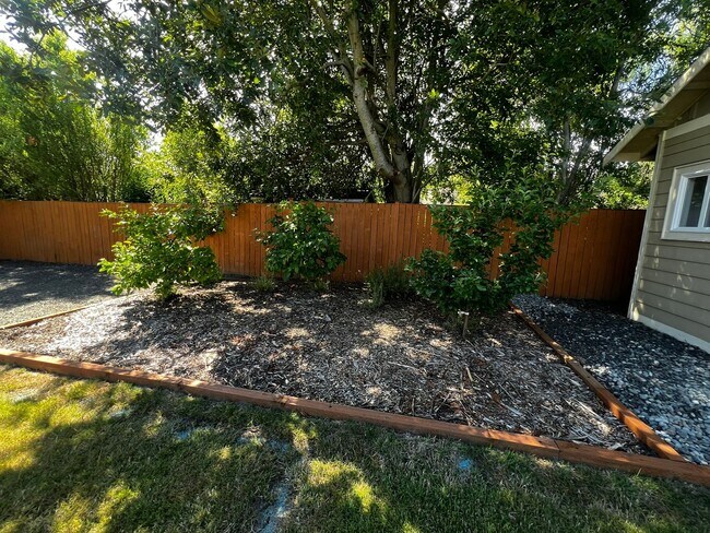 Building Photo - Beautiful 4BD in Birch Bay Village!
