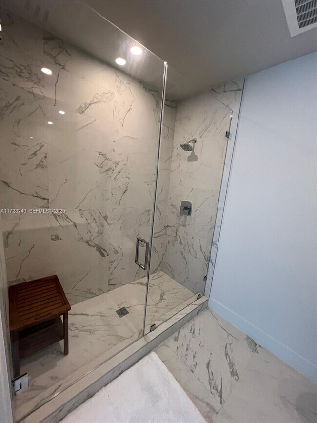 Building Photo - 17550 Collins Ave