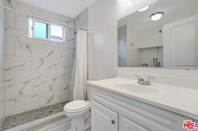 Building Photo - 10823 Camarillo St