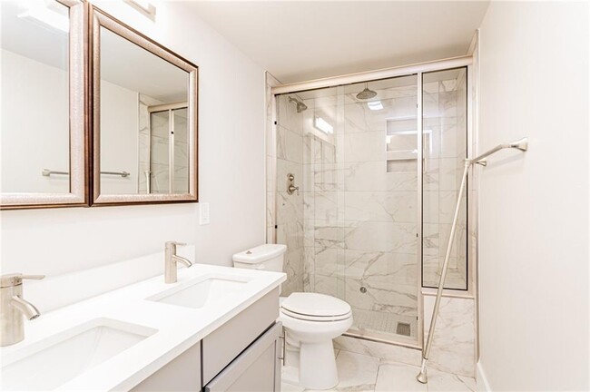Building Photo - 2509 Del Curto Rd