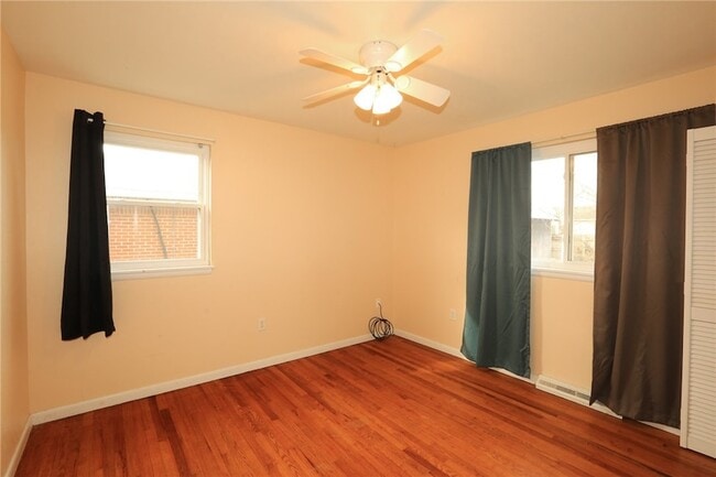 Building Photo - 804 NW 8 St