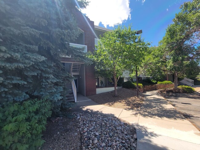 Building Photo - Immaculate 2 Bedroom, 2 Bath Top Floor Con...