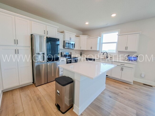 Building Photo - LIMITED TIME, MOVE-IN SPECIALS 3 Bedroom 2.5 baths in Waukee with a walk out basement on a Cul de...