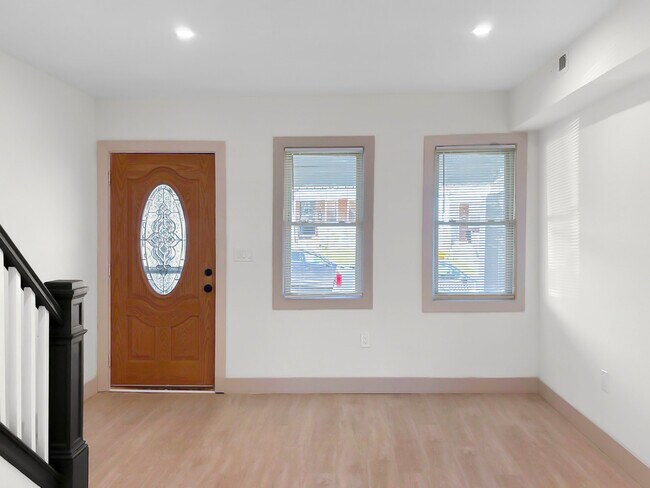 Building Photo - 3905 Cranston Ave