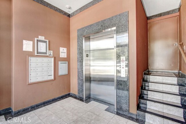 Building Photo - 8614 Burton Way