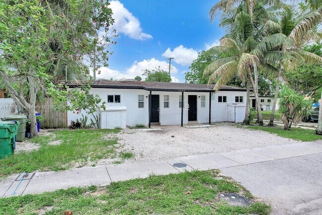 Building Photo - 1960 SW 41st Ave