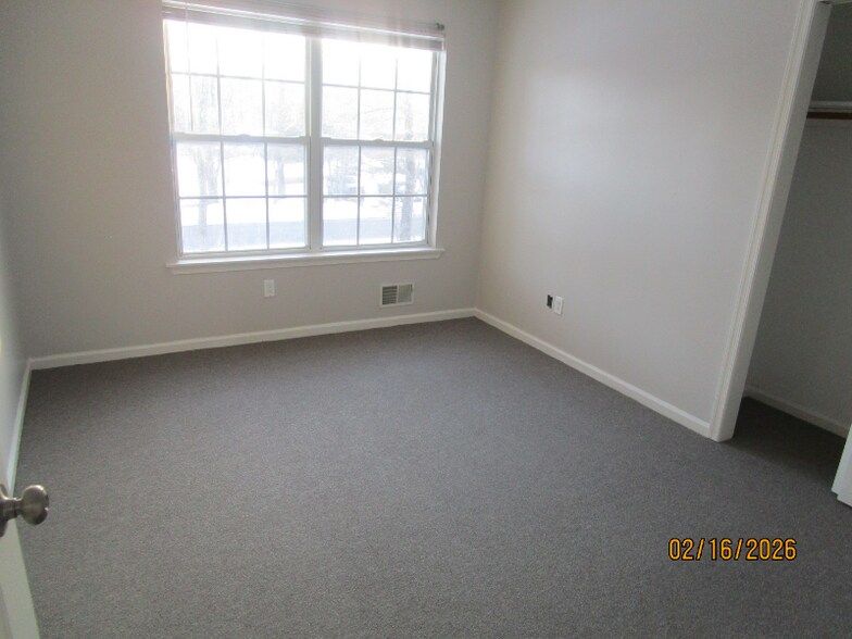 Building Photo - 465 Pfister Rd