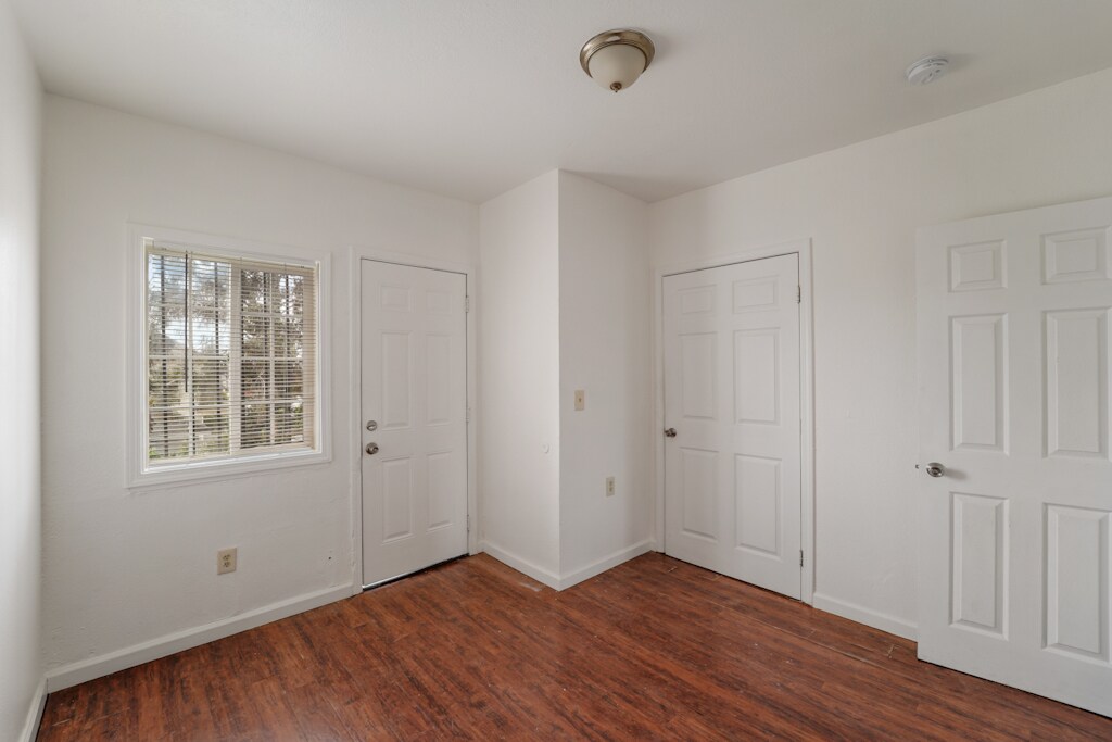 Building Photo - 402 Bissell Ave