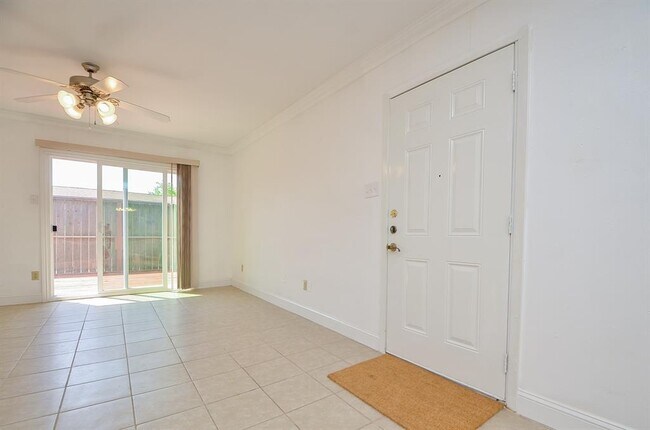 Building Photo - 8810 Ilona Ln