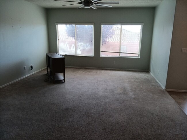 Building Photo - Four bedroom - Two bath, in Rio Rancho, St...