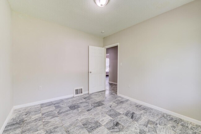 Building Photo - 9716 Jacobi Ave