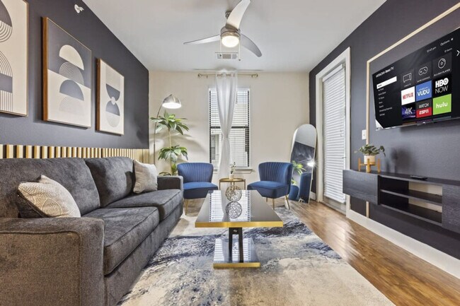 Building Photo - 5725 Town and Country Blvd