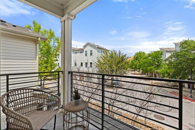 Building Photo - 2713 Halcyon Dr