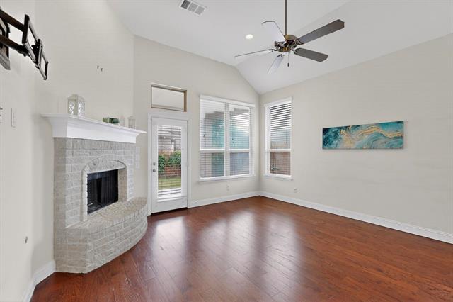 Building Photo - 1009 Mesa Crest Dr
