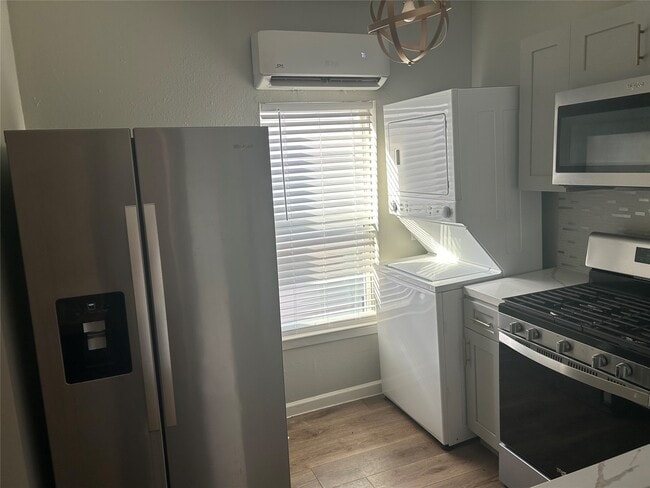 Building Photo - 5105 Sherman St