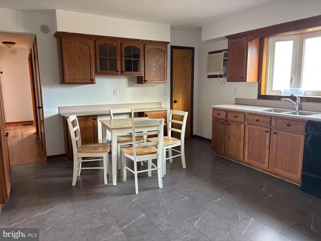 Building Photo - 8105 Winchester Ave