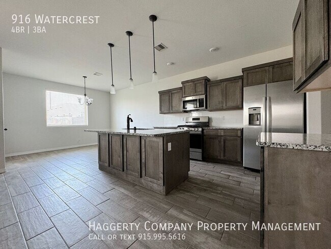 Building Photo - 916 Watercrest-