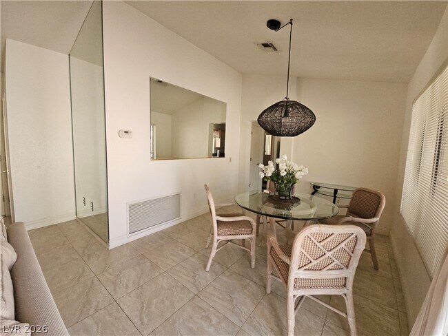 Building Photo - 2525 Palmridge Dr