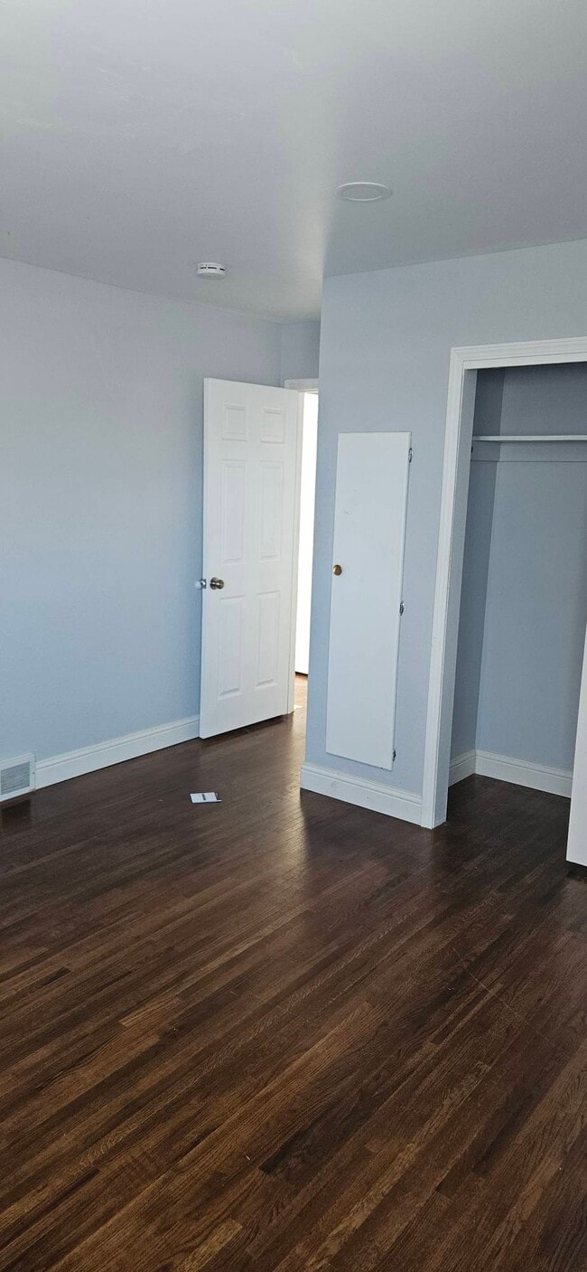 Building Photo - 3837 5th Ave S