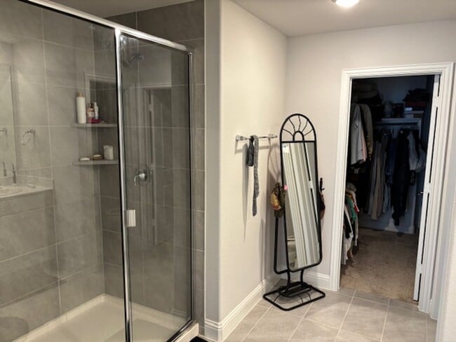 Building Photo - 131 Peach Orchard Ln