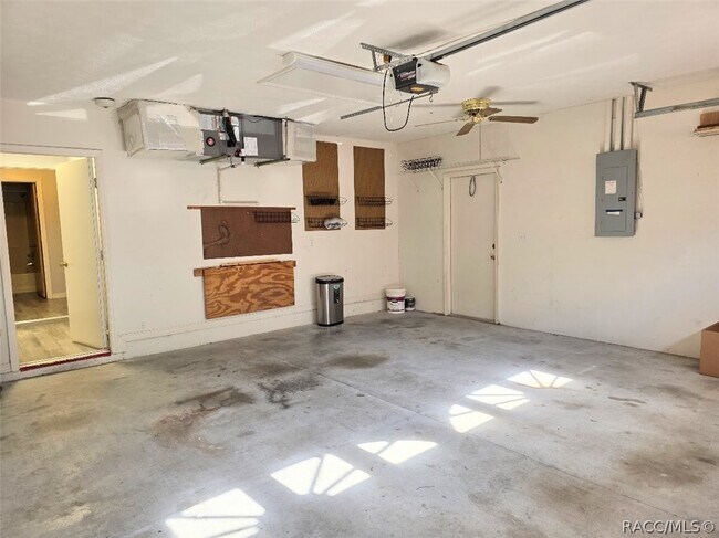 Building Photo - 8529 N Titleist Dr