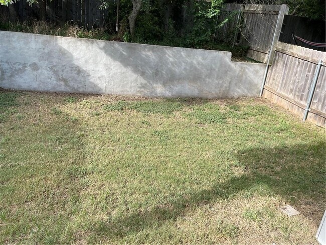 Building Photo - 3313 Thomas Kincheon St