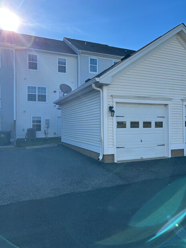 Building Photo - 7125 Durrette Rd