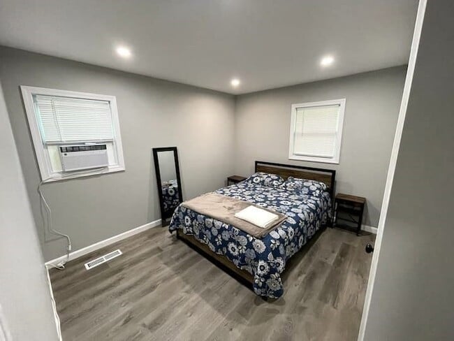 Building Photo - 271 Beacon St