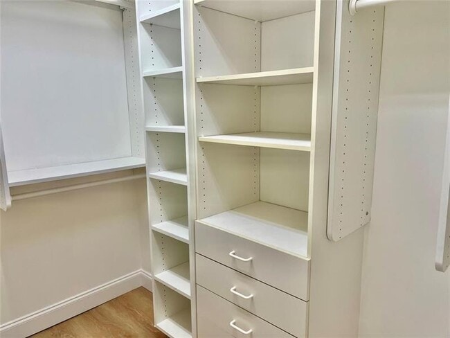 Building Photo - 9587 Weldon Cir