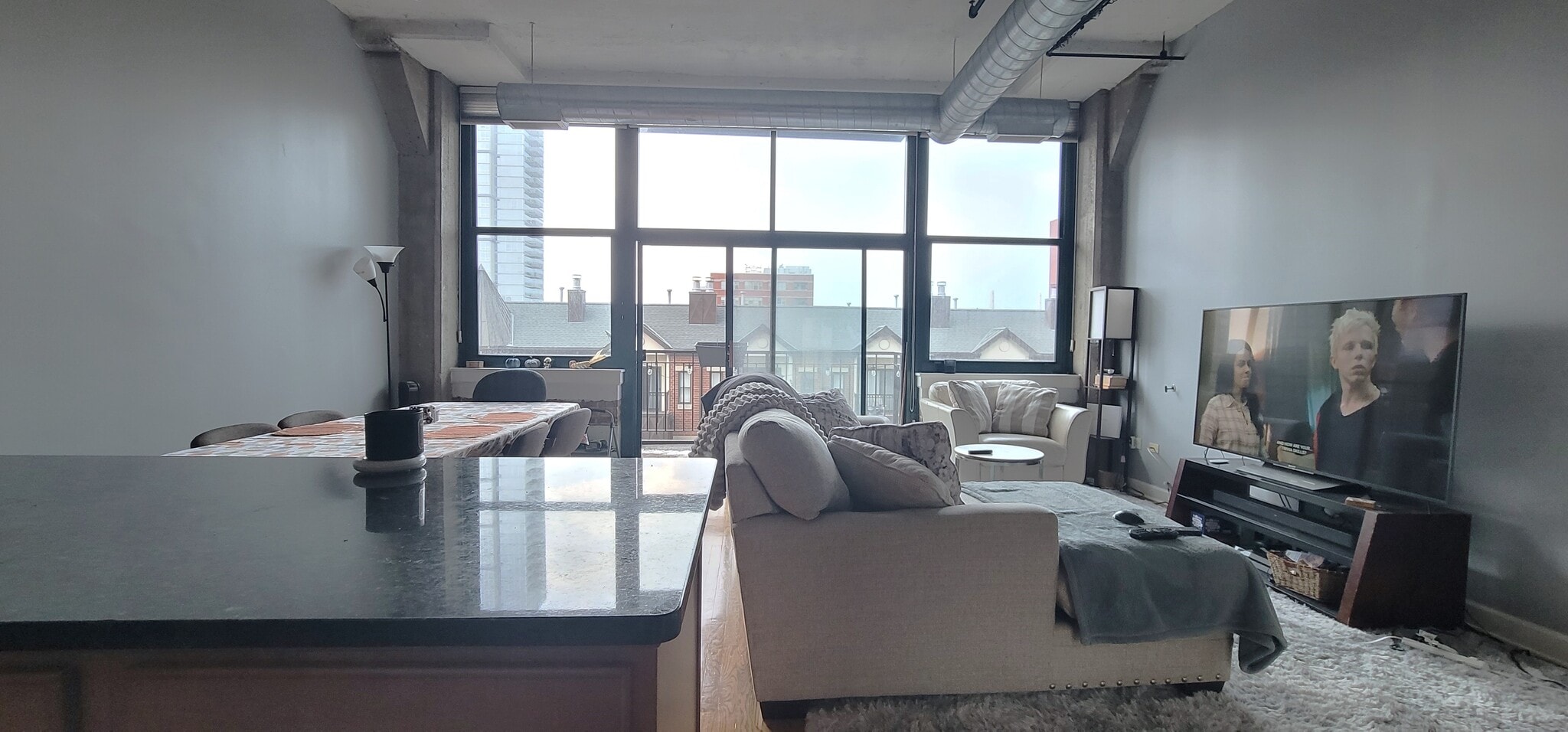 Building Photo - 221 E Cullerton St