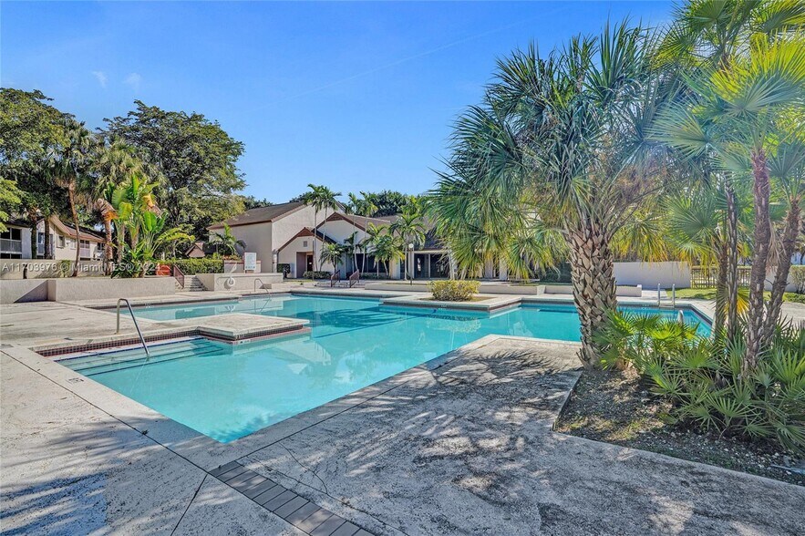 Building Photo - 13856 SW 93rd Ln