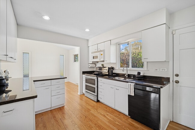 Building Photo - 1037 Heatherfield Ln