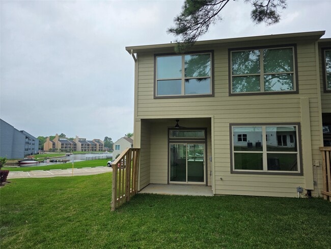 Building Photo - 12255 Trail Hollow Dr