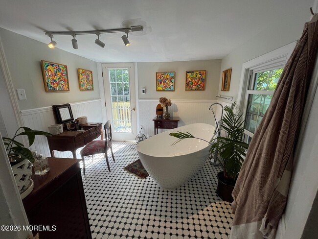 Building Photo - 74 Mt Hermon Way