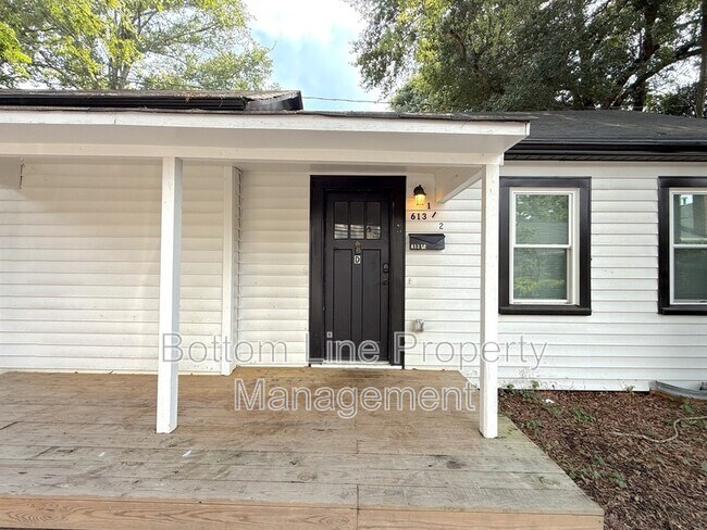 Building Photo - 613 1/2 Charlotte Ave