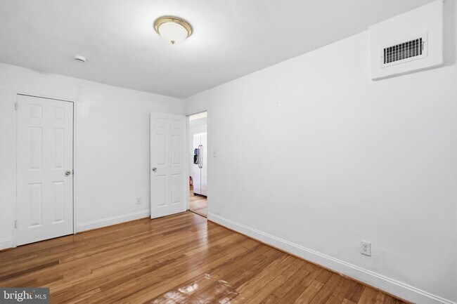 Building Photo - 1701 Montello Ave NE