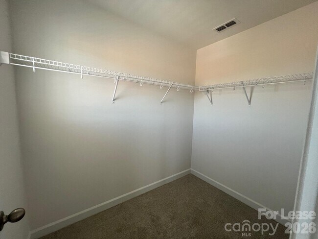 Building Photo - 1524 31st St NE