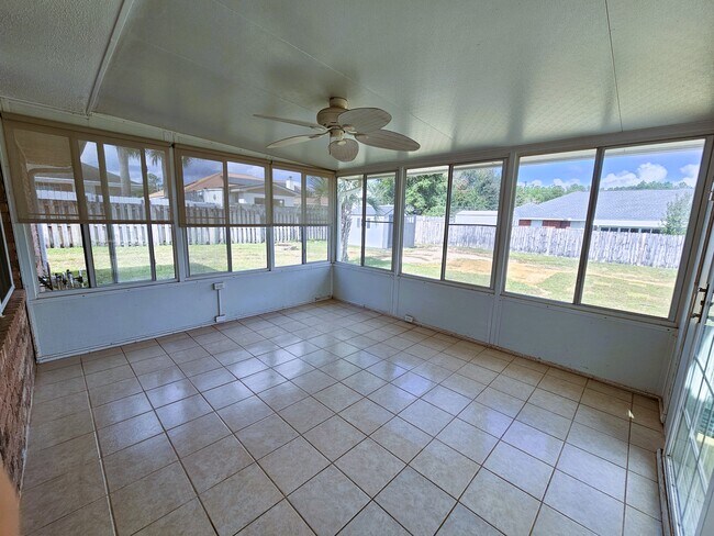 Building Photo - 5168 Whitehurst Ln